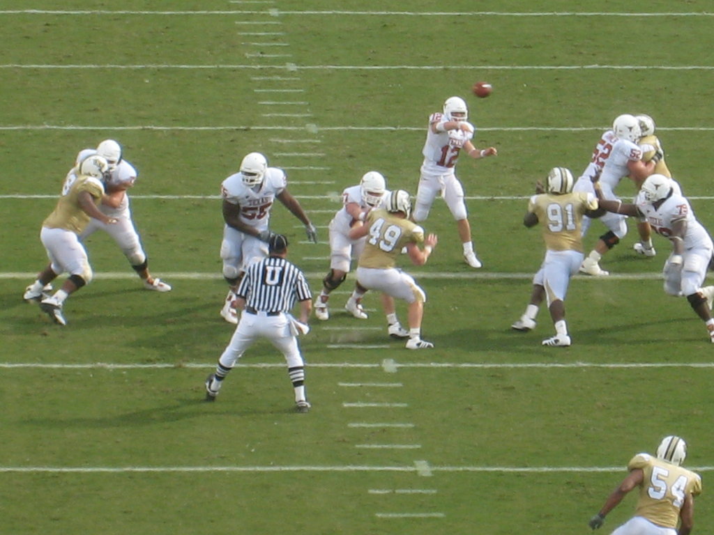 undefined:colt-mccoy-passing-against-ucf.jpg